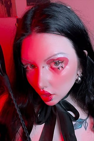 Kira Goth Girl 🖤